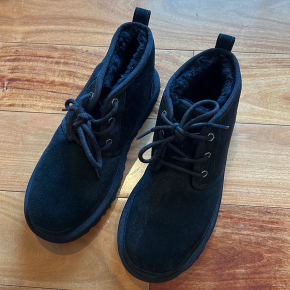 Ugg Neumel Chukka Boots in Black - Picture 5 of 9